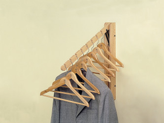 Вешалка настенная Elephant Foppapedretti Италия из дерева в интерьере